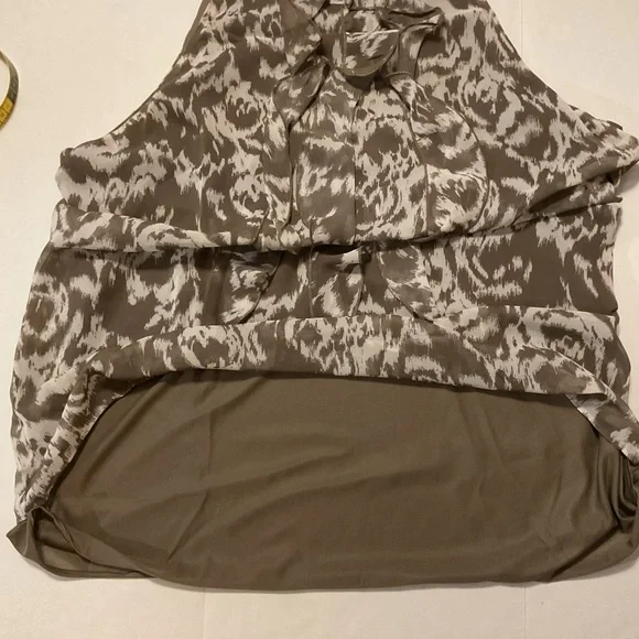 Ann Taylor women’s Ruffle Front Blouse Brown Sleeveless - Picture 6 of 9